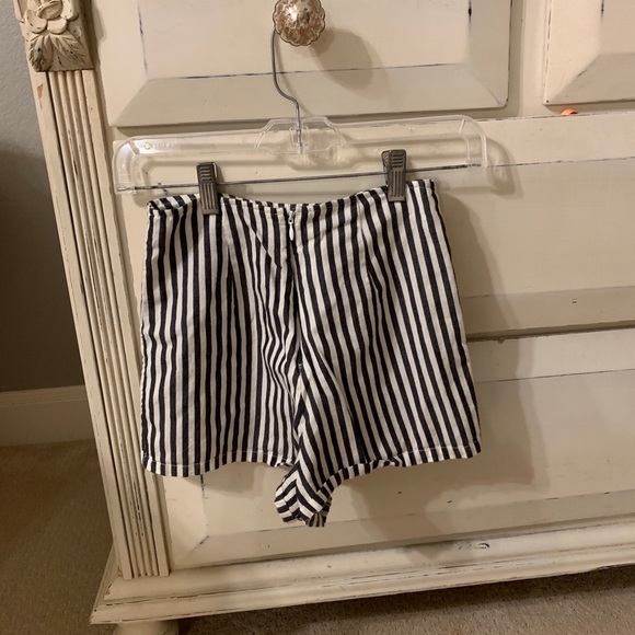 L’ Academie Striped Set - Picture 4 of 6